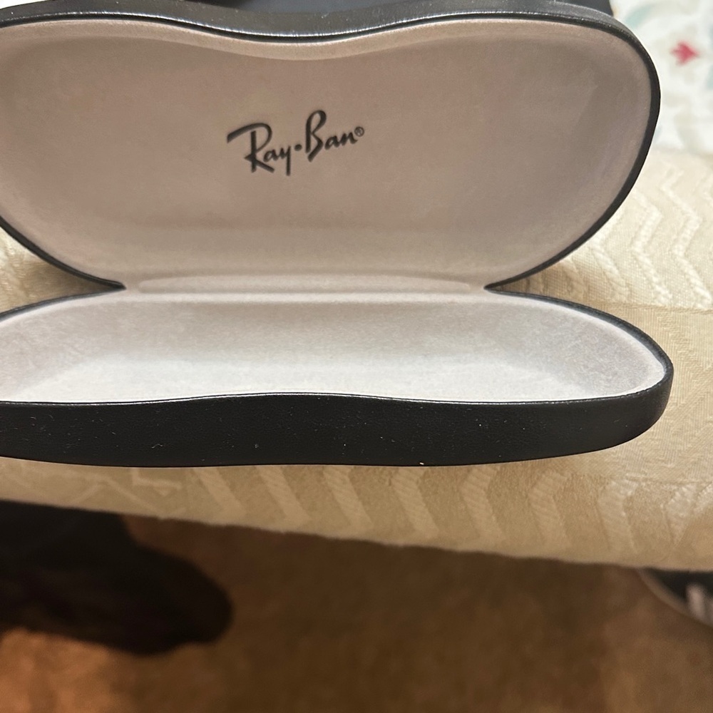 Ray-Ban Black Hard Shell Sunglasses Case New - Picture 2 of 4